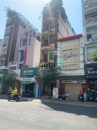 Bán nhà mặt tiền Phan Xích Long khu phố ẩm thực, 4 lầu, giá 32 tỷ