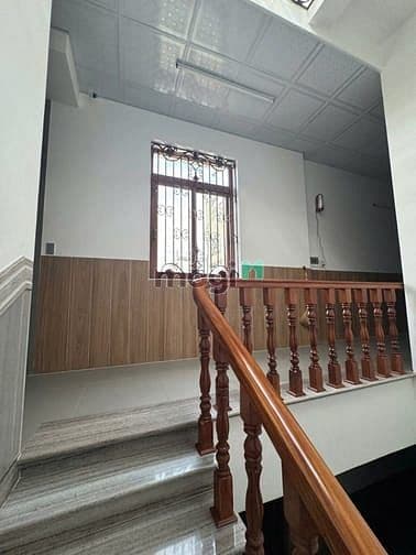 Nhà 2 lầu và sân thượng mặt tiền 3 tháng 2 gần đại học Cần thơ - 30T - Ảnh 2