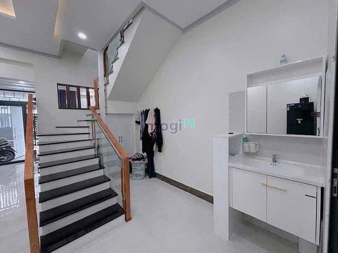 Nhà nguyên căn giá siêu rẻ, nằm ngay hàng xanh - Mogi.vn TPHCM - Ảnh 2