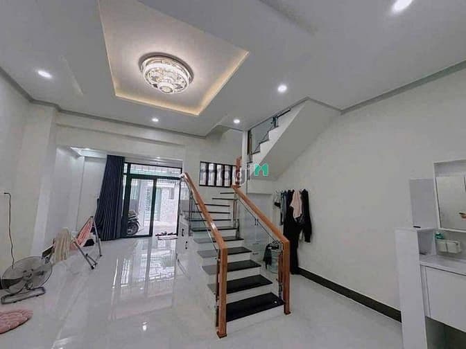 Nhà nguyên căn giá siêu rẻ, nằm ngay hàng xanh - Mogi.vn TPHCM