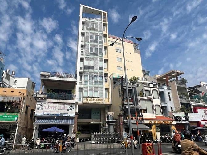Bán building MT Phan Đăng Lưu, Q Phú Nhuận, DT 7,8 x 32m, HĐT 300 triệ