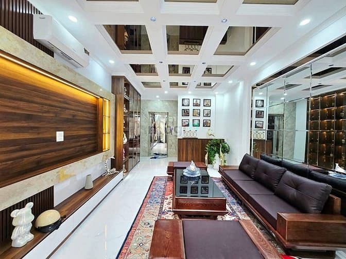 Cần bán gấp nhà đẹp Xuân La - Tây Hồ