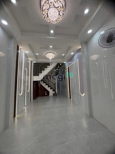 BÁN GẤP nhà Lạc Long Quân,Q11,dt60m²,giá1tỷ880, 5PN,4WC,SHR,PLRR,Hẻmrộ