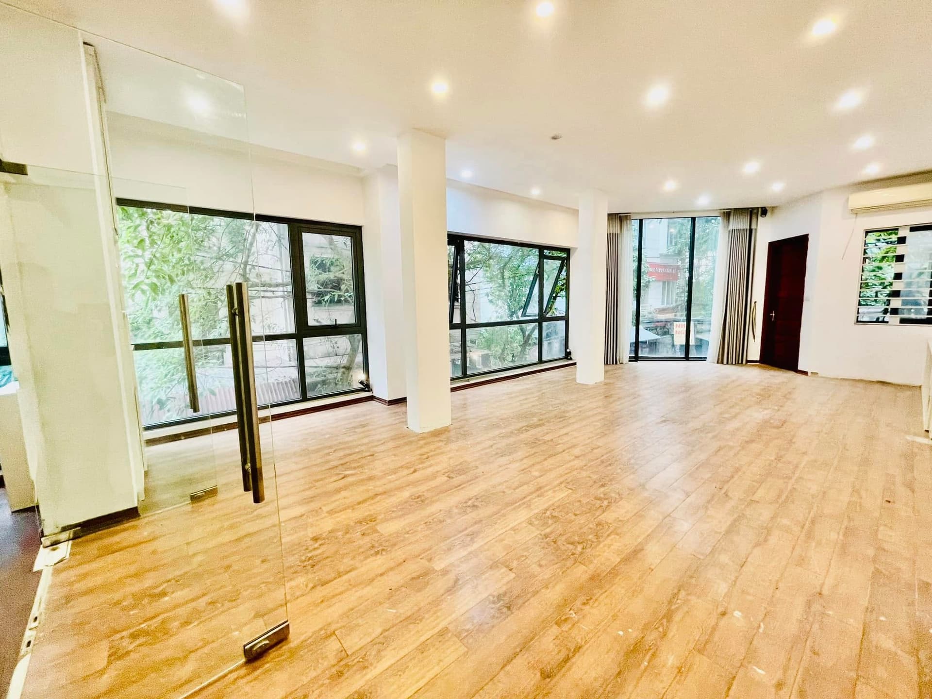 Bán nhà mặt phố P. Ngụy Như Kon Tum, P. Nhân Chính, Q. Thanh Xuân, Tp. Hà Nội - Ảnh 3