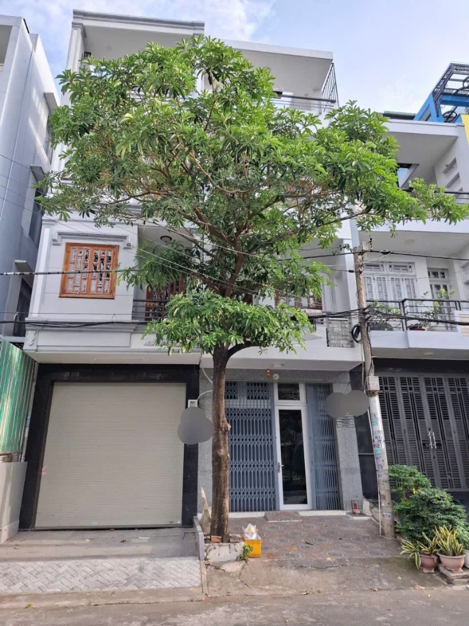 Bán nhà mặt phố Đ. 54, P. 10, Q. 6, Tp. Hồ Chí Minh