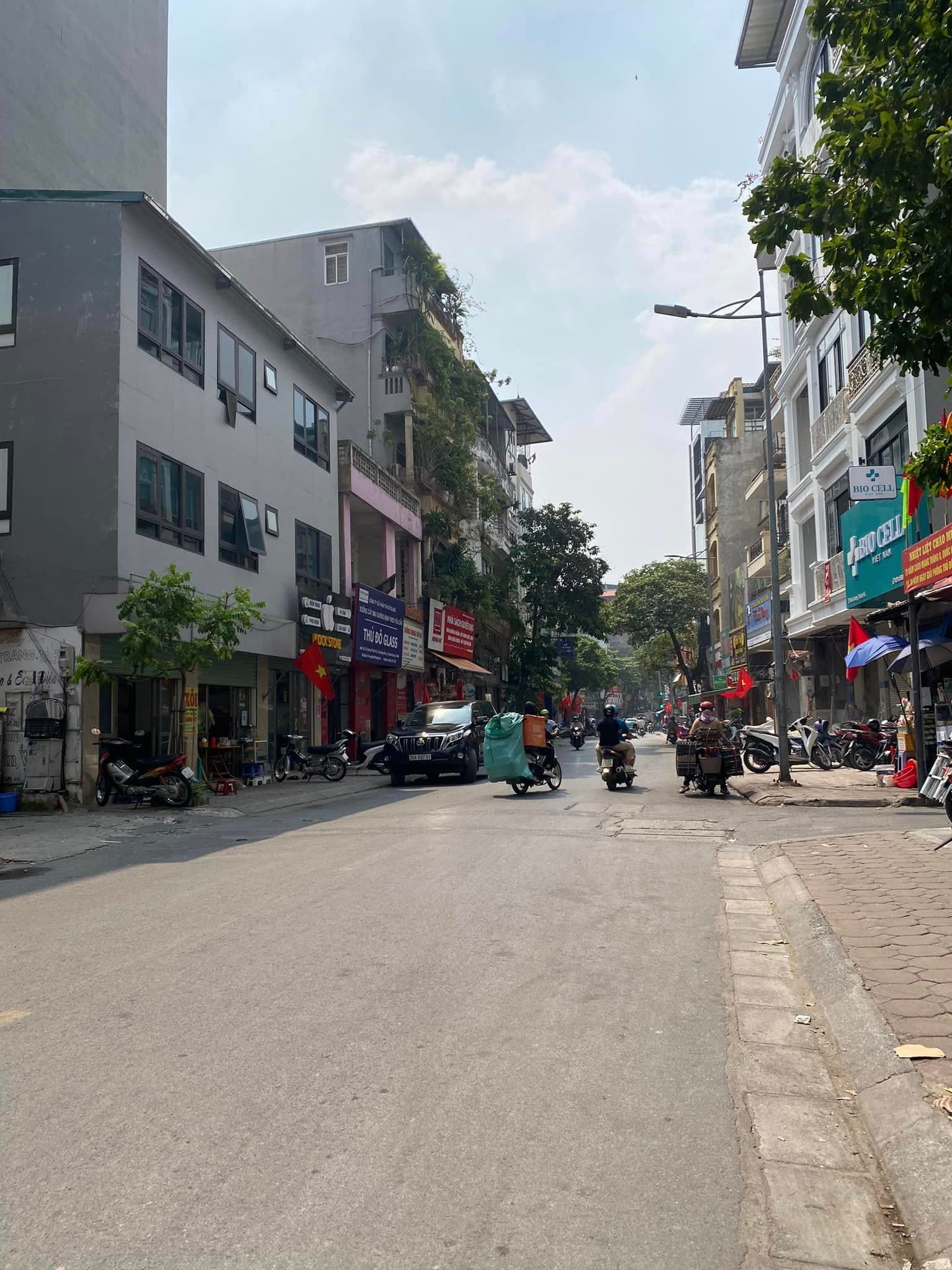 Bán nhà mặt phố Đ. Vương Thừa Vũ, P. Khương Trung, Q. Thanh Xuân, Tp. Hà Nội