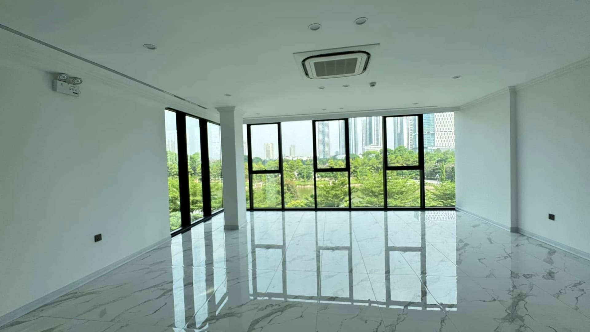 Bán nhà mặt phố P. Trần Vỹ, Q. Cầu Giấy, Tp. Hà Nội - Ảnh 3