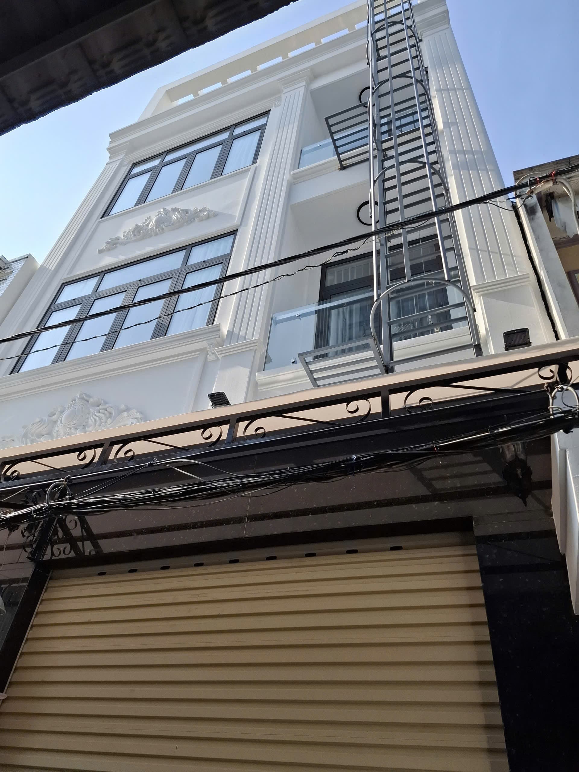 Bán nhà riêng Đ. 11, P. 4, Q. 4, Tp. Hồ Chí Minh