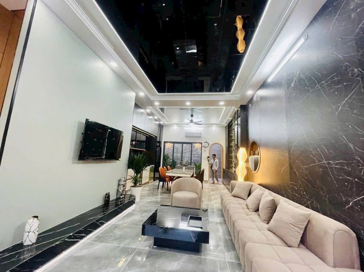 Bán nhà riêng Đ. Nguyễn Thị Minh Khai, P. 5, Q. 3, Tp. Hồ Chí Minh - Ảnh 2