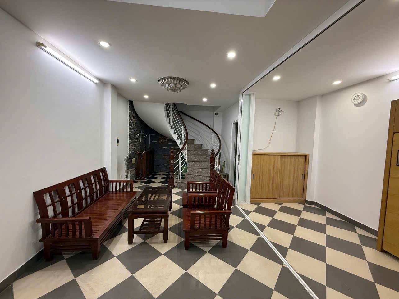 Cho thuê nhà riêng Đ. Yên Hòa, P. Yên Hòa, Q. Cầu Giấy, Tp. Hà Nội