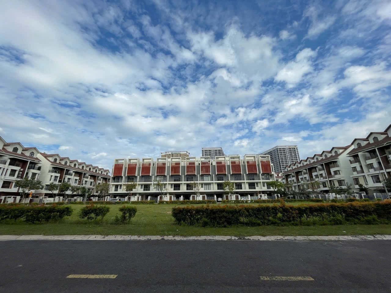 Bán biệt thự liền kề Đ. Lý Thái Tổ, P. Hoà Phú, Tp. Thủ Dầu Một, T. Bình Dương