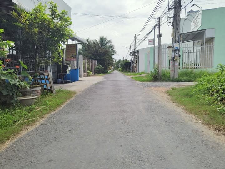 Bán nhà mặt phố Đ. Thống Nhất, Tp. Bến Tre, T. Bến Tre