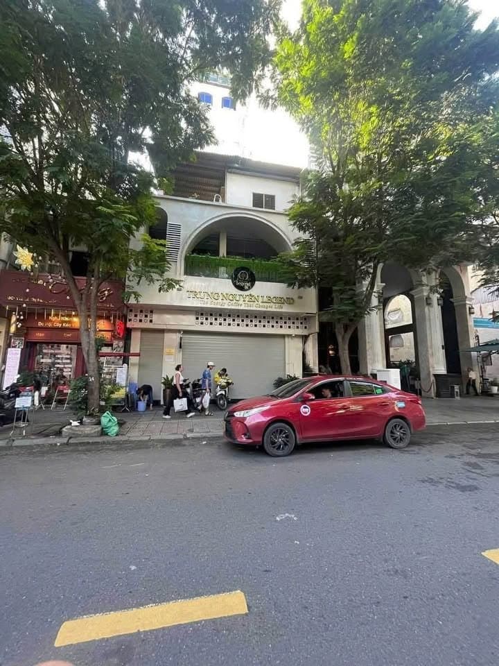 Cho thuê nhà mặt phố Đ. Lê Thị Hồng Gấm, Q. 1, Tp. Hồ Chí Minh