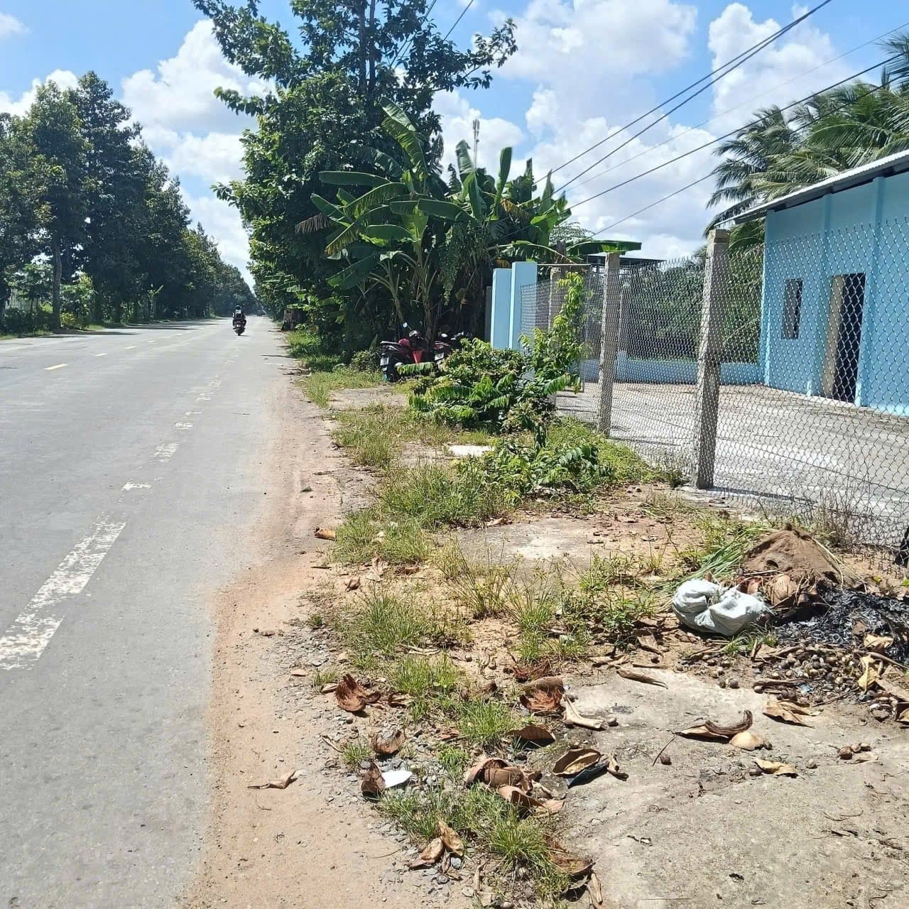 Bán đất Đ. Tỉnh lộ 885, X. Hưng Nhượng, H. Giồng Trôm, T. Bến Tre