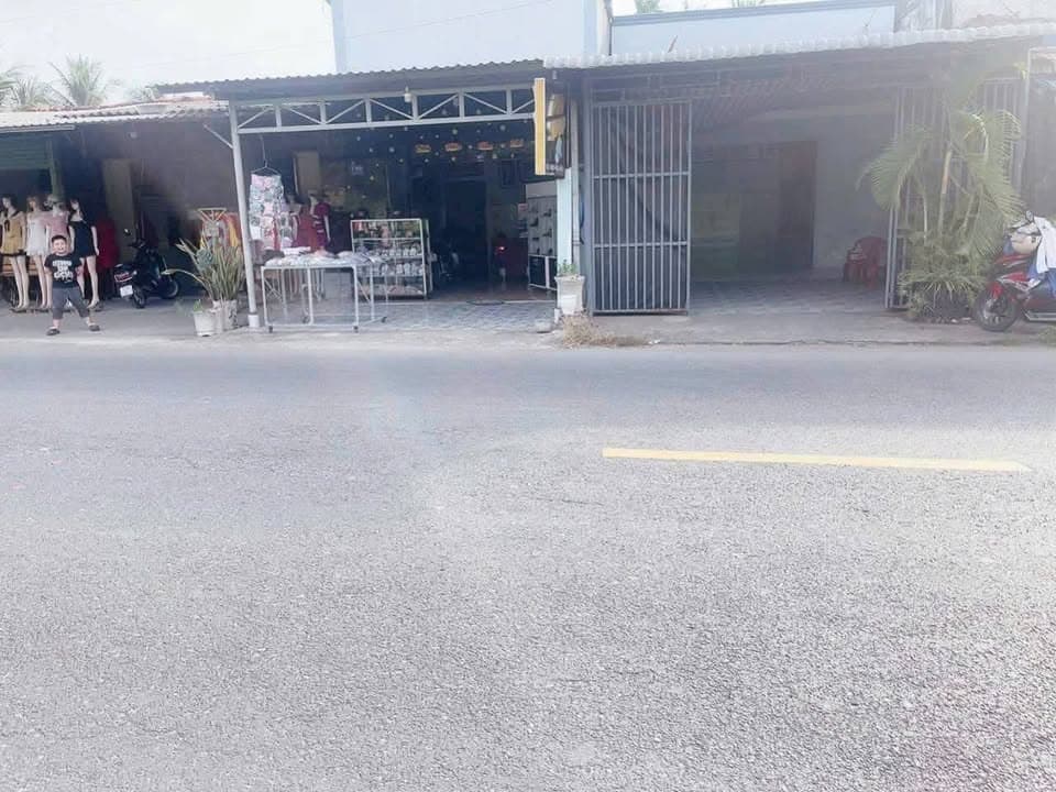 Bán nhà mặt phố Đ. Tỉnh lộ 885, X. Lương Hòa, H. Giồng Trôm, T. Bến Tre