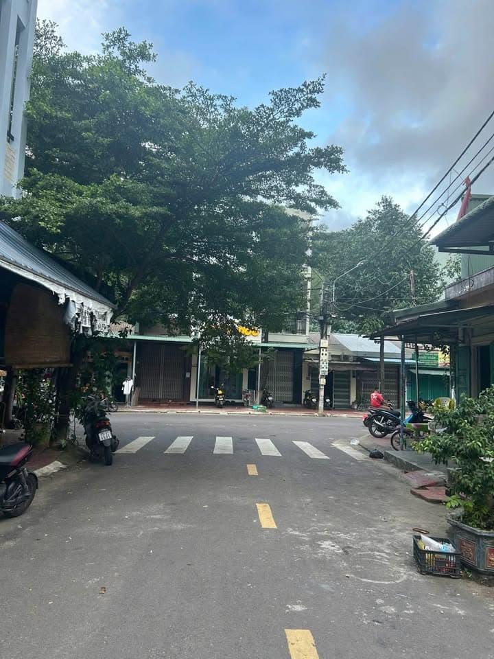 Bán nhà mặt phố P. Quang Trung, Tp. Quy Nhơn, T. Bình Định