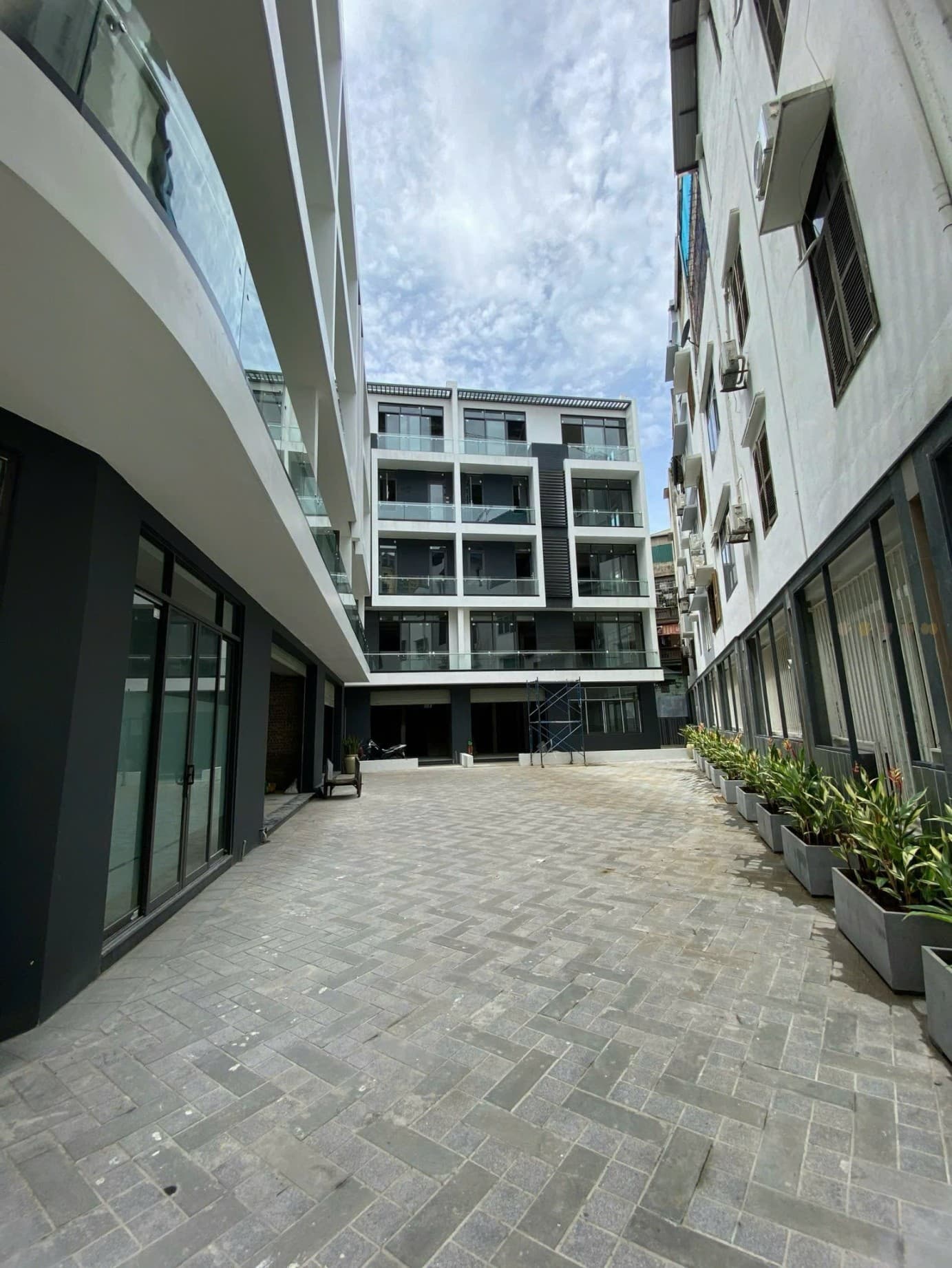 Bán nhà riêng Đ. Nguyên Hồng, Q. Ba Đình, Tp. Hà Nội - Ảnh 3