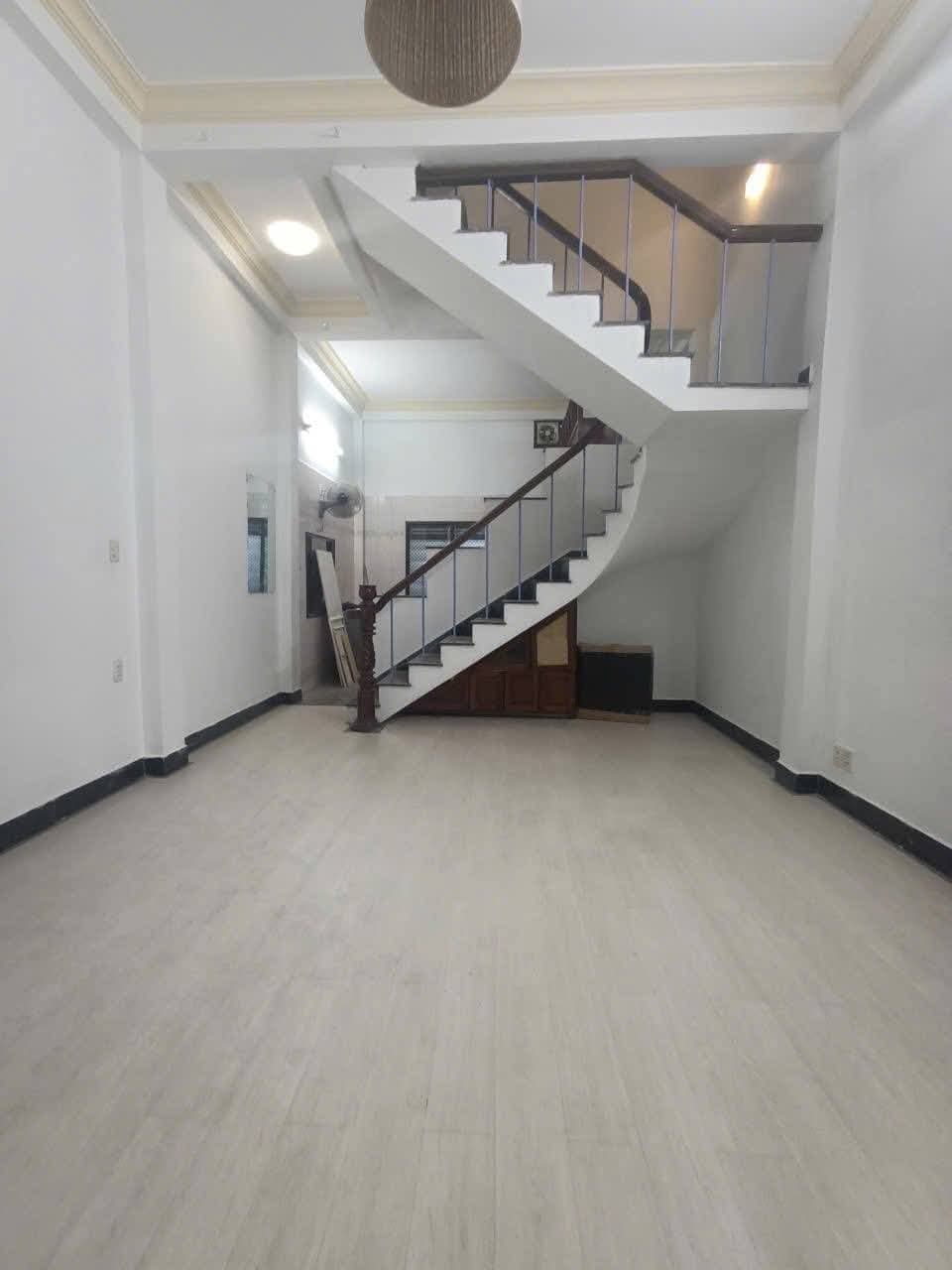 Cho thuê nhà riêng Đ. Trần Quốc Toản, P. Hải Châu I, Q. Hải Châu, Tp. Đà Nẵng