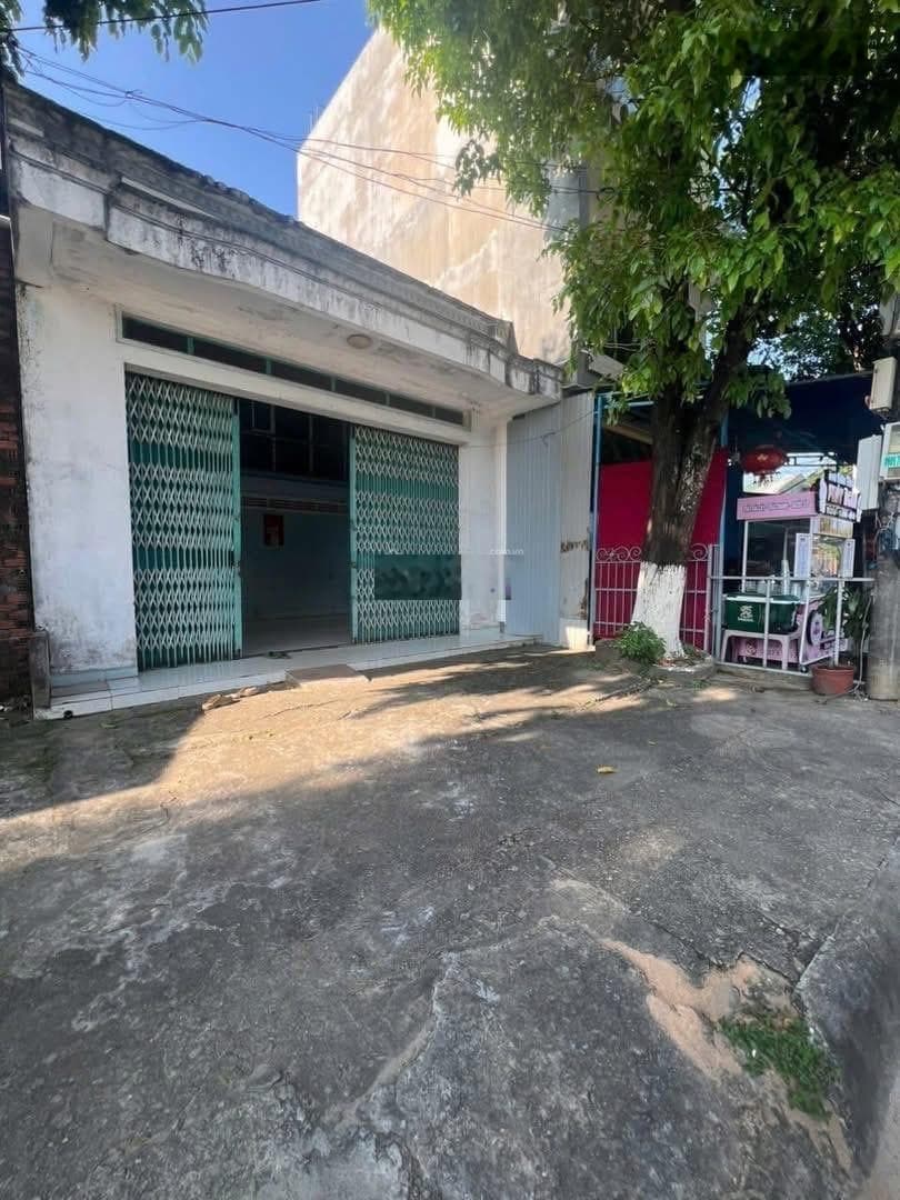 Cho thuê nhà riêng Đ. Tô Hiến Thành, Tp. Quảng Ngãi, T. Quảng Ngãi - Ảnh 2