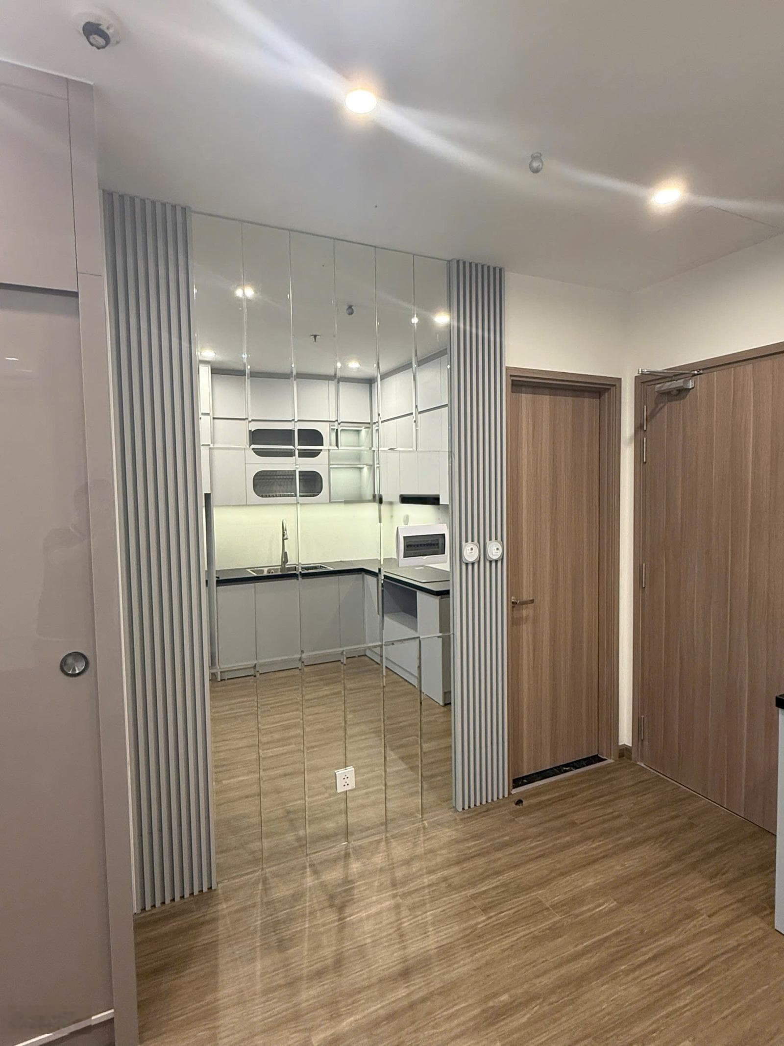 Cho thuê căn hộ chung cư Phân khu The Miami - Vinhomes Smart City, P. Tây Mỗ, Q. Nam Từ Liêm, Tp. Hà Nội - Ảnh 2