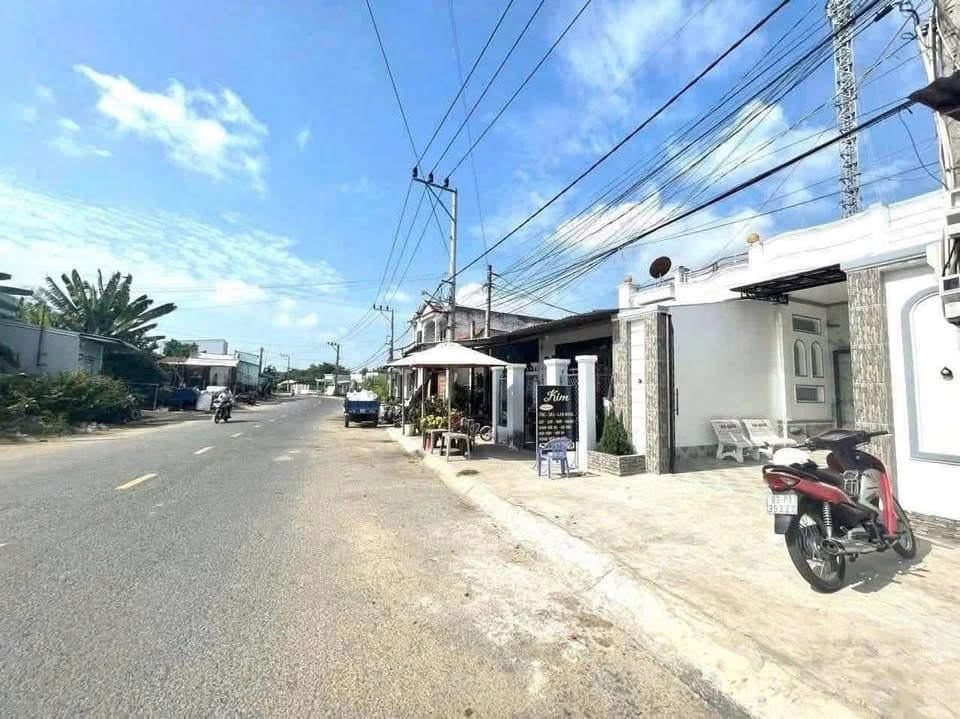 Bán nhà mặt phố Đ. Văn Ngọc Chính, P. 3, Tp. Sóc Trăng, T. Sóc Trăng