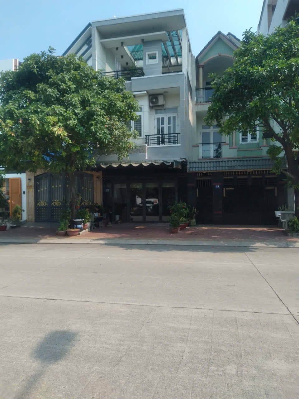 Bán nhà mặt phố P. Dĩ An, Tp. Dĩ An, T. Bình Dương