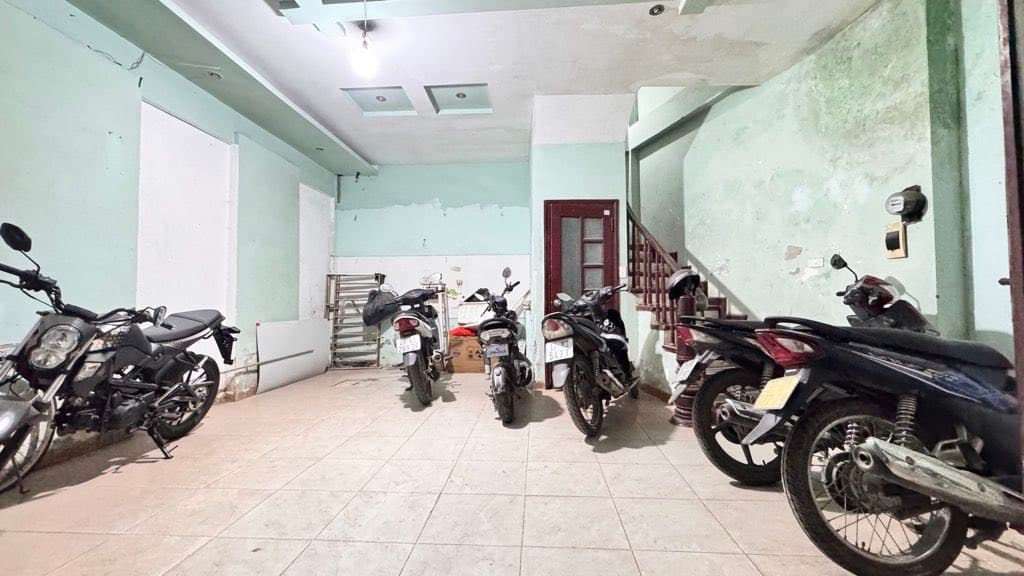 Cho thuê nhà riêng Đ. Nguyễn Khang, Q. Cầu Giấy, Tp. Hà Nội