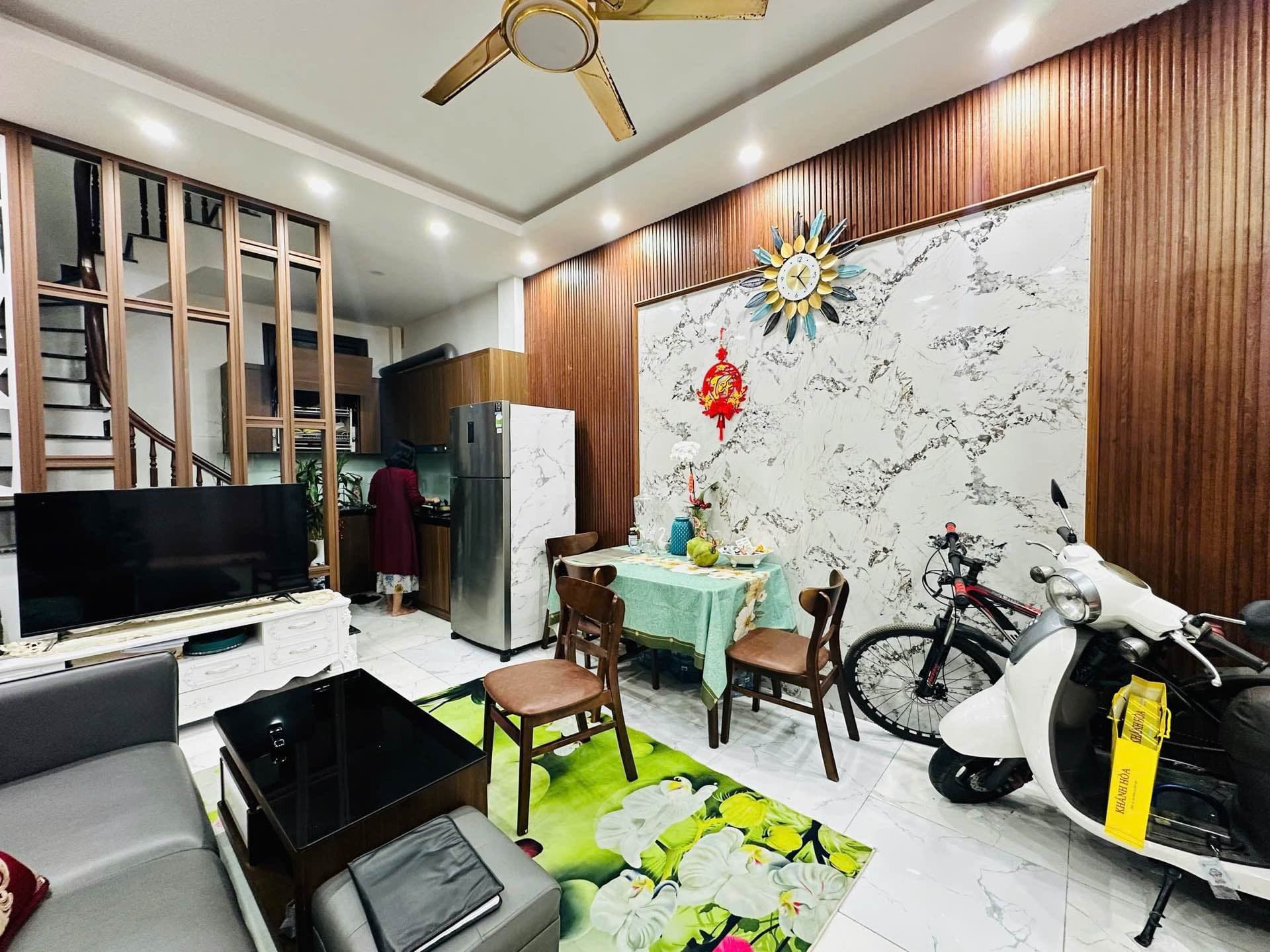 Cho thuê nhà riêng Đ. Nguyễn Khang, Q. Cầu Giấy, Tp. Hà Nội - Ảnh 3