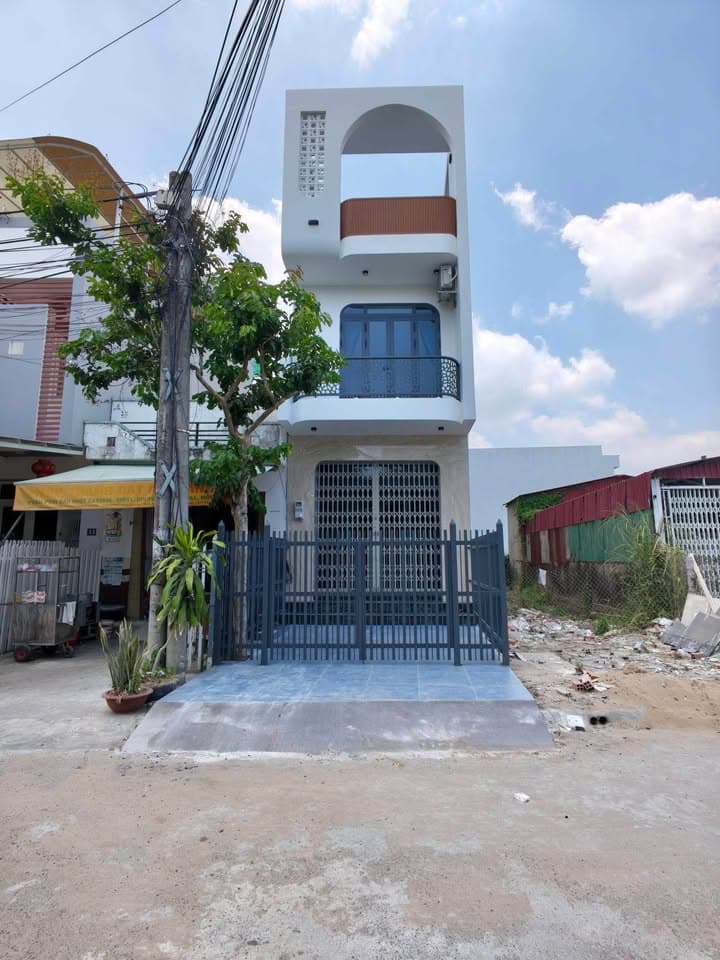 Bán nhà riêng Đ. Lạc Long Quân, P. Bình Khánh, Tp. Long Xuyên, T. An Giang