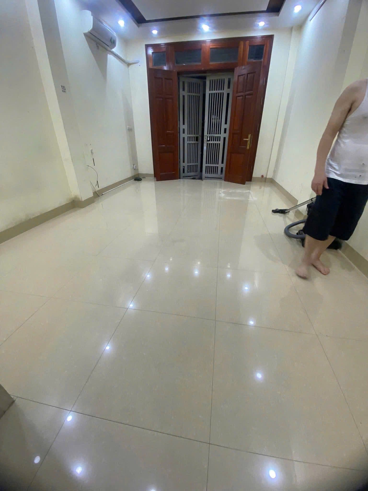 Cho thuê nhà riêng Đ. Láng, Q. Đống Đa, Tp. Hà Nội - Ảnh 2