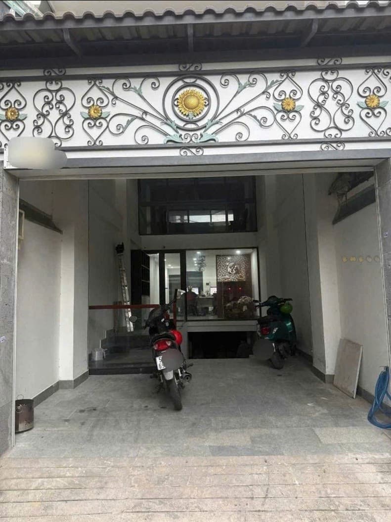 Cho thuê nhà riêng Đ. Lạc Long Quân, P. 3, Q. 11, Tp. Hồ Chí Minh