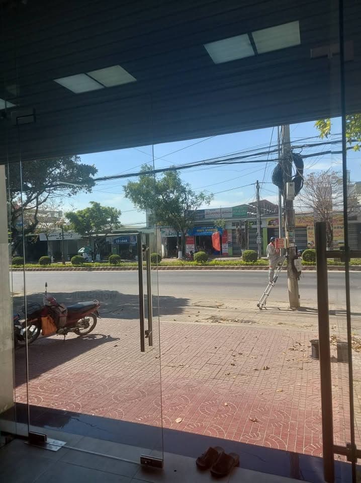 Cho thuê mặt bằng - cửa hàng - ki ốt Đ. Phạm Văn Đồng, Tp. Kon Tum, T. Kon Tum