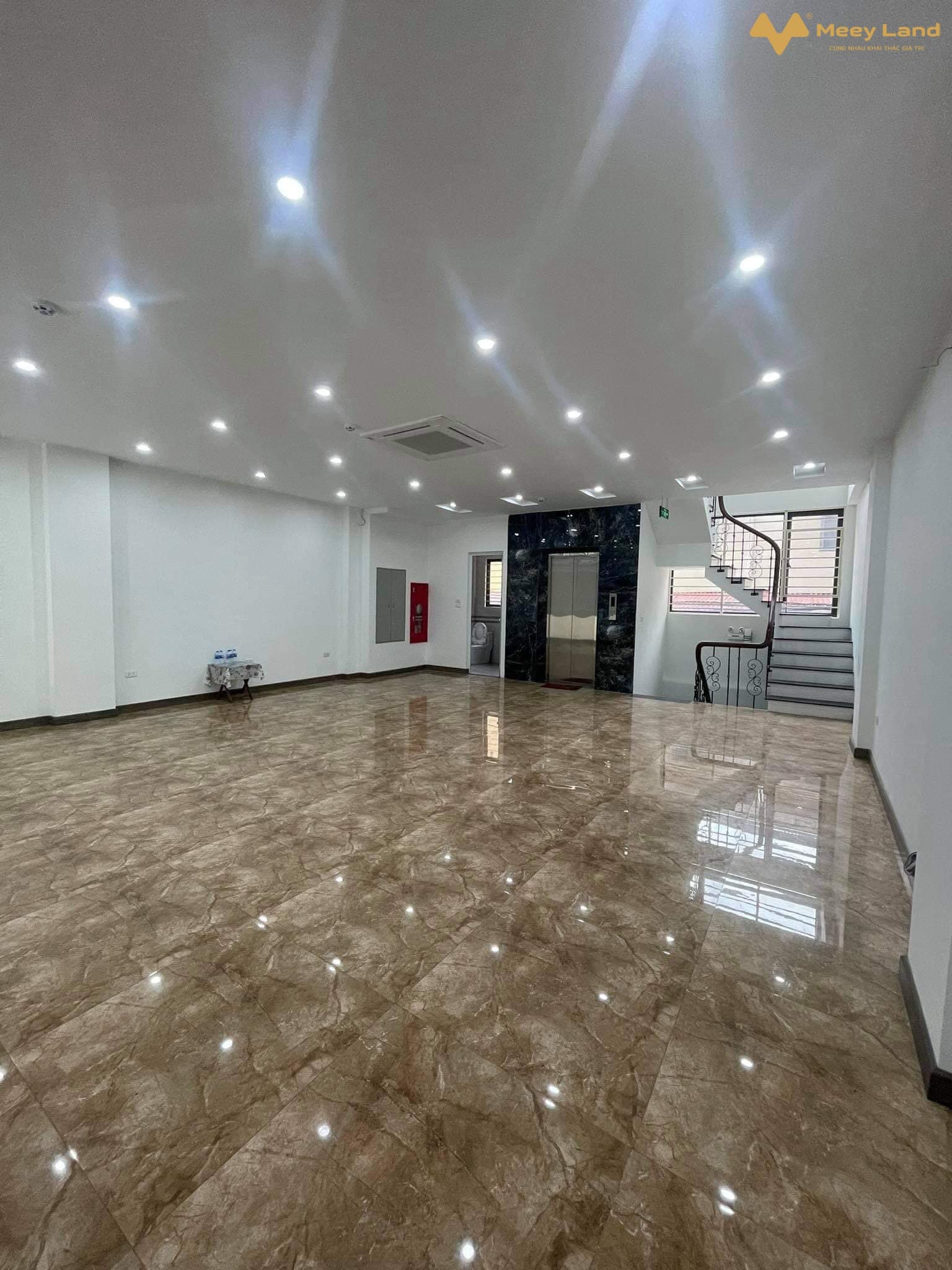 Bán nhà mặt phố Đ. Khuất Duy Tiến, P. Nhân Chính, Q. Thanh Xuân, Tp. Hà Nội