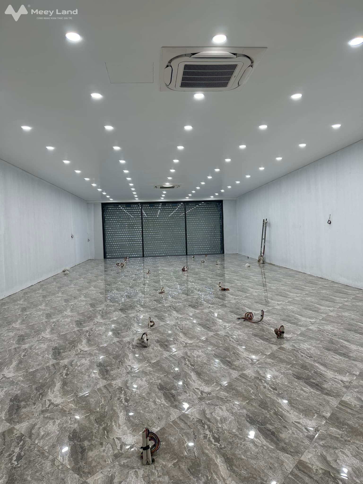 Bán nhà mặt phố Đ. Hoàng Quốc Việt, P. Nghĩa Tân, Q. Cầu Giấy, Tp. Hà Nội - Ảnh 2