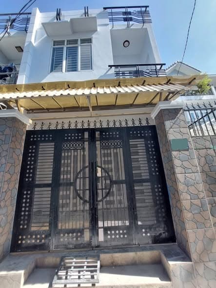 Cho thuê 11TR , NHÀ MỚI- ĐẸP 1 TRỆT 1 LẦU, 2PN, NGAY CHỢ HIỆP BÌNH.