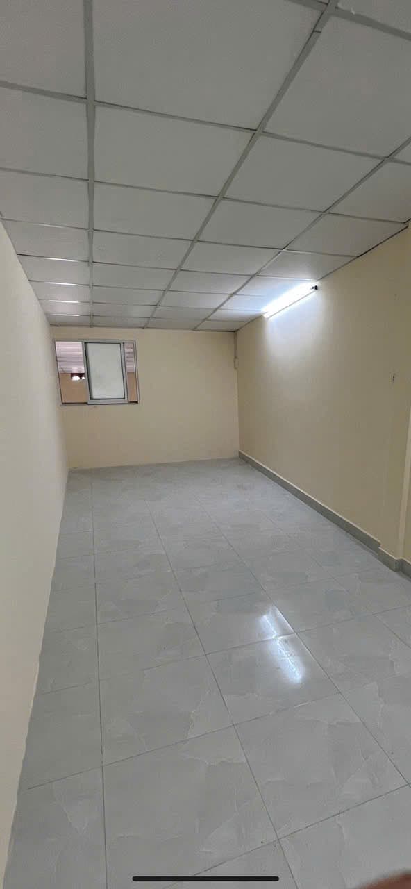 Cho thuê NGUYÊN CĂN HẺM XE TẢI ĐƯỜNG SỐ 38 TRỆT TRỐNG SUỐT 100M2 -1 LAU -2PN GIÁ 14TR - Ảnh 3