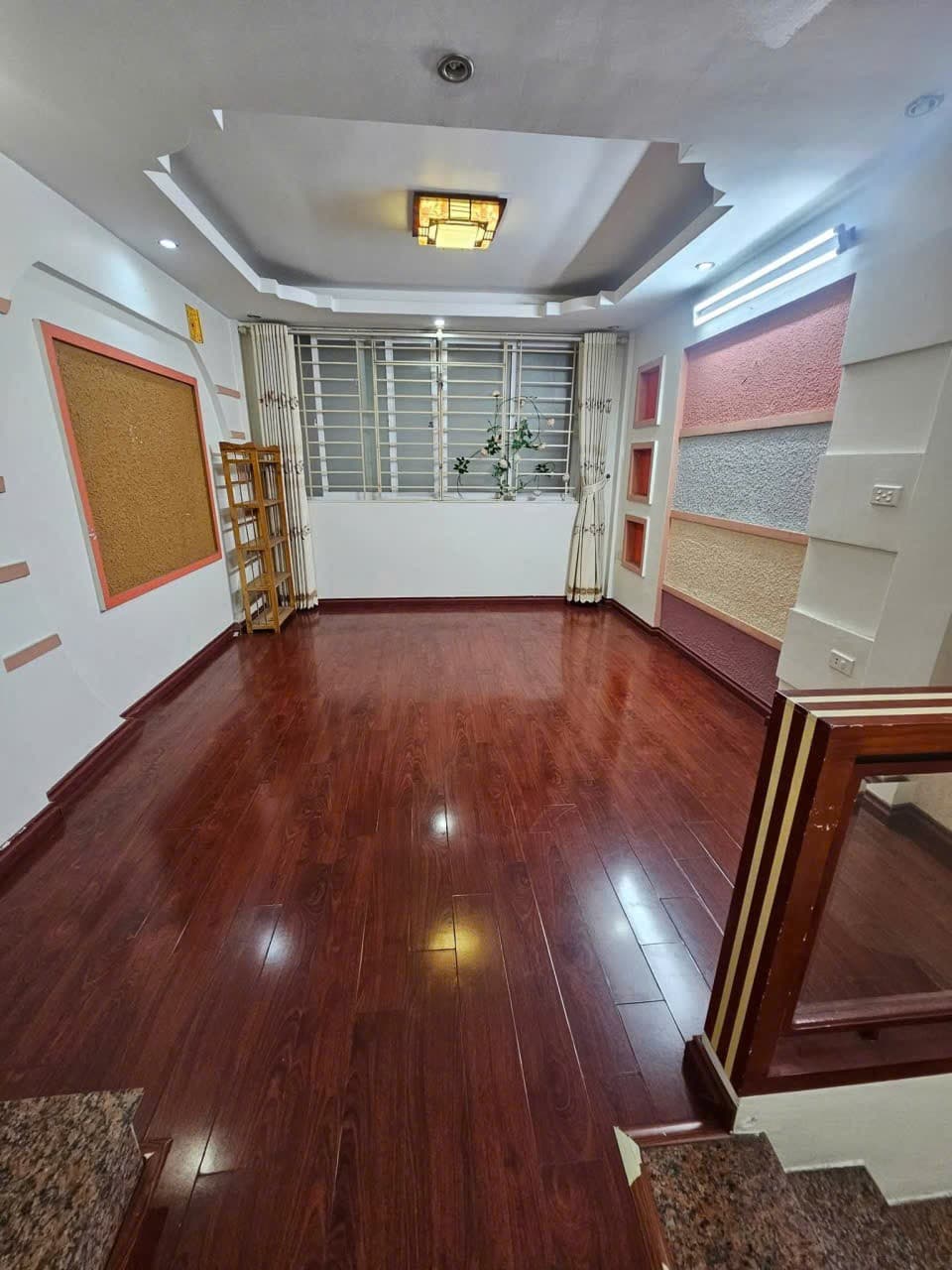 Cho thuê nhà riêng Cửa Bắc, Ba Đình 30M x 5T ĐẸP giá 13.5 triệu