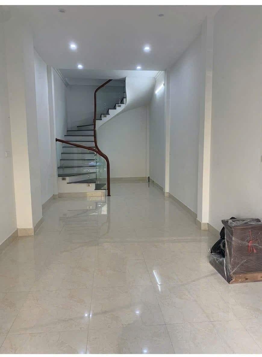 Cho thuê nhà Ô TÔ - KD Pháo Đài Láng, Đống Đa 40M x 4T giá 22 triệu - Ảnh 2