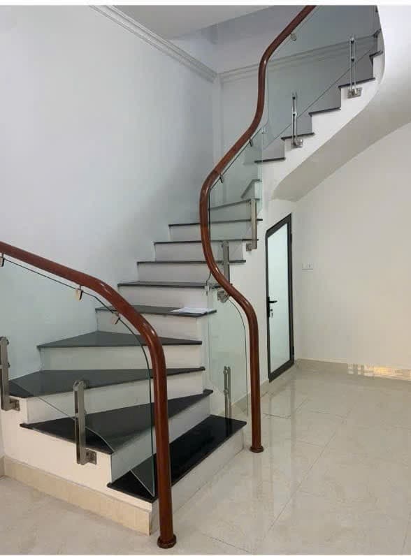 Cho thuê nhà Ô TÔ - KD Pháo Đài Láng, Đống Đa 40M x 4T giá 22 triệu - Ảnh 3