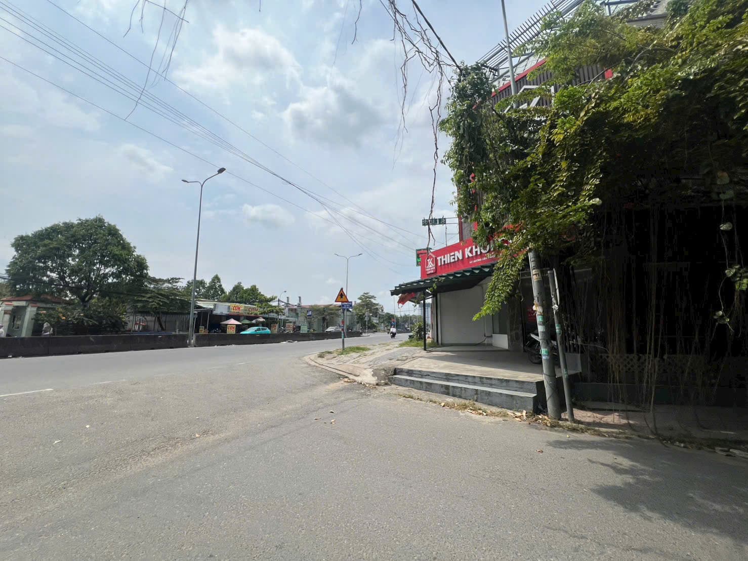 Cho thuê Nhà mặt tiền Phường Phú Hữu, Quận 9, Diện tích 216m², Giá 50 Triệu/tháng - Ảnh 2