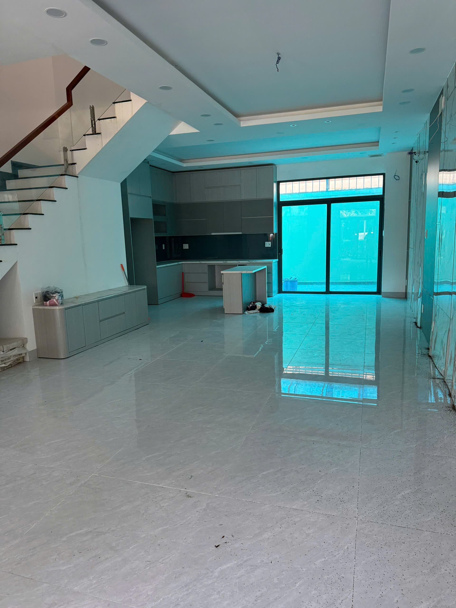 Cho thuê Nhà mặt tiền Phường Phú Hữu, Quận 9, Diện tích 102m², Giá 30 Triệu/tháng