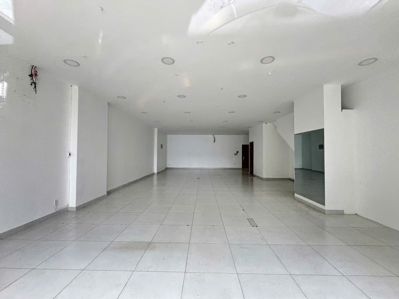 Cho thuê Cửa hàng - Kiot - Mặt bằng Quận 2, Hồ Chí Minh, Diện tích 112m², Giá 32 Triệu/tháng