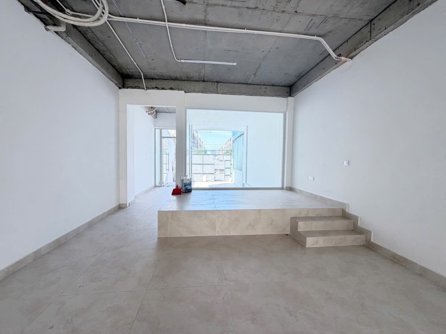 Cho thuê Nhà mặt tiền Phường Phước Long B, Quận 9, Diện tích 125m², Giá 80 Triệu/tháng