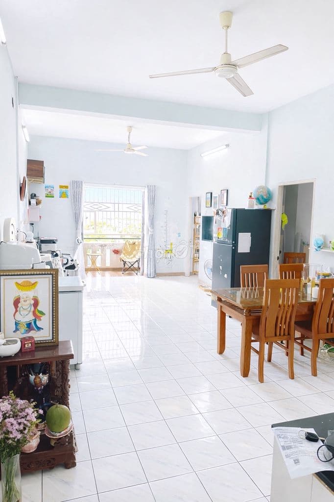 CC 2PN quận 8,sổ đỏ chính chủ, bán gấp giá tốt. Hướng Đông siêu mát