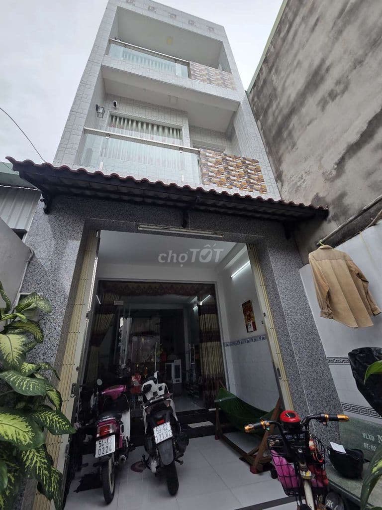 Ngộp bank cần ra gấp nhà đẹp 3 lầu