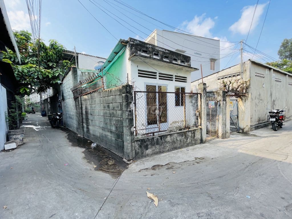 P. Linh Trung, hẻm rộng 1 trục 39.7 m2 nhà cấp 4 bán gấp chỉ 2.7 tỷ.