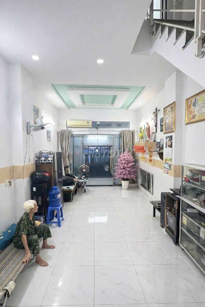 🏡Bán nhà 2 tầng đúc 4x12 ngay khu Tên Lửa 3,9 tỷ TL - Ảnh 2