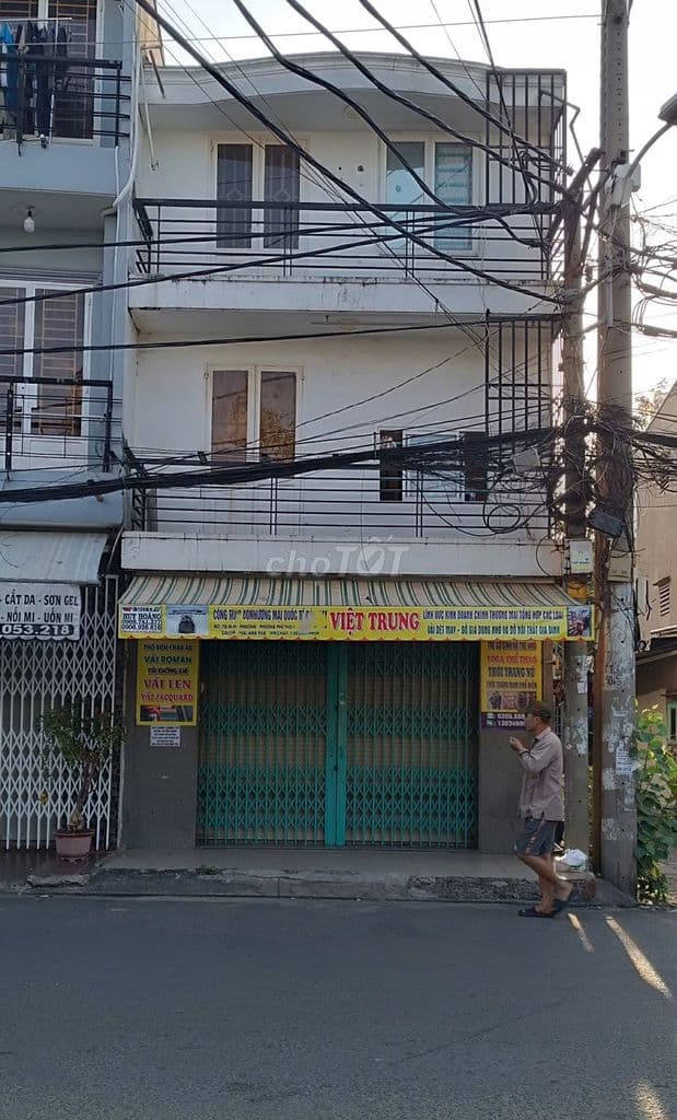 Mặt tiền kinh doanh 3 tầng, gần UBND Quận Tân Phú.