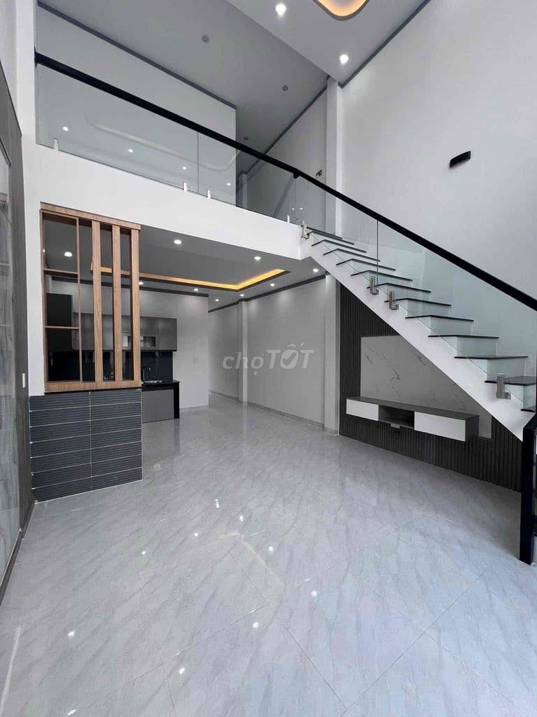 CẦN THANH LÍ Nhà 1 Trệt 1 Lửng mới tinh ngay KDC Bến Lức - Ảnh 3