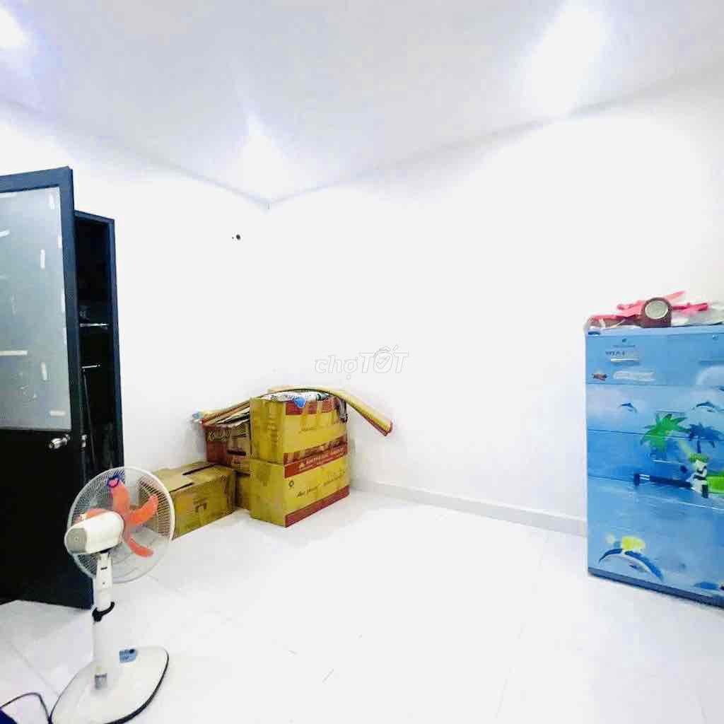 2 TẦNG KIÊN CỐ BTCT - CÁCH MT 10 CĂN HẼM ĐVB THÔNG SANG NG. TẤT THÀNH - Ảnh 3